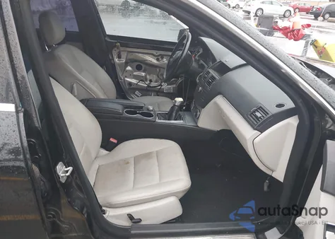 2010 Mercedes-Benz C 300 Luxury/Sport z USA, uszkodzony, nr VIN WDDGF5EB8AF422669